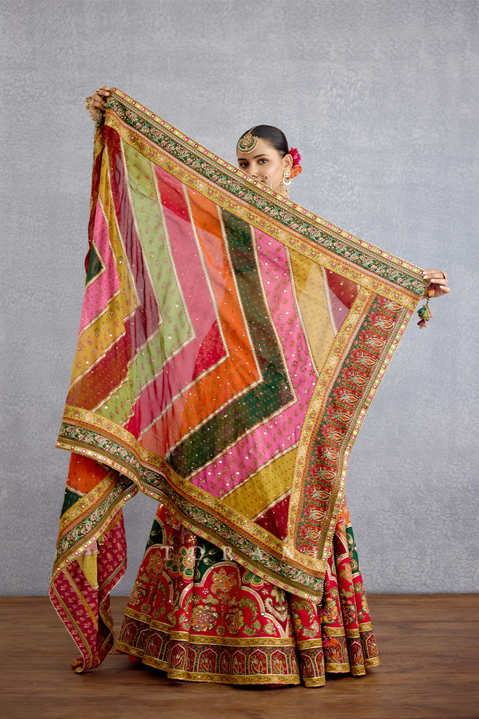 Chitrangi Aarini Odhni