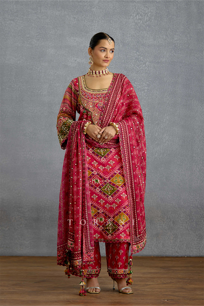 Raktangi Patola Kurta Set