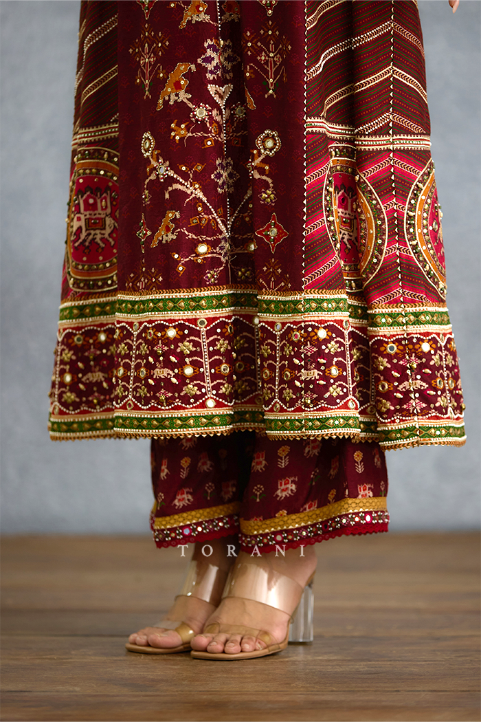 Surkhi Tisya Kurta Set