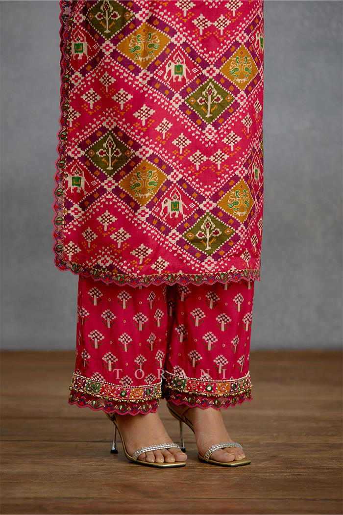 Raktangi Patola Kurta Set