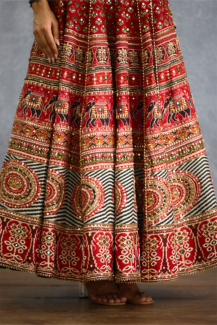 Chitrita Mirali Lehenga Set