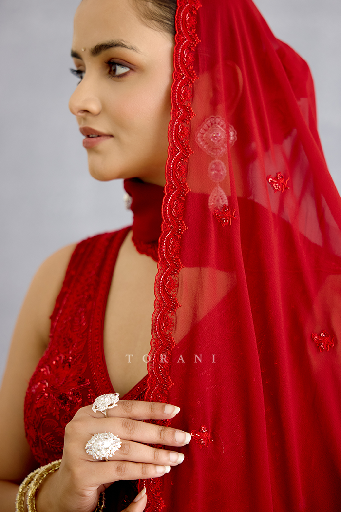 Surkh Bhanavi Odhni