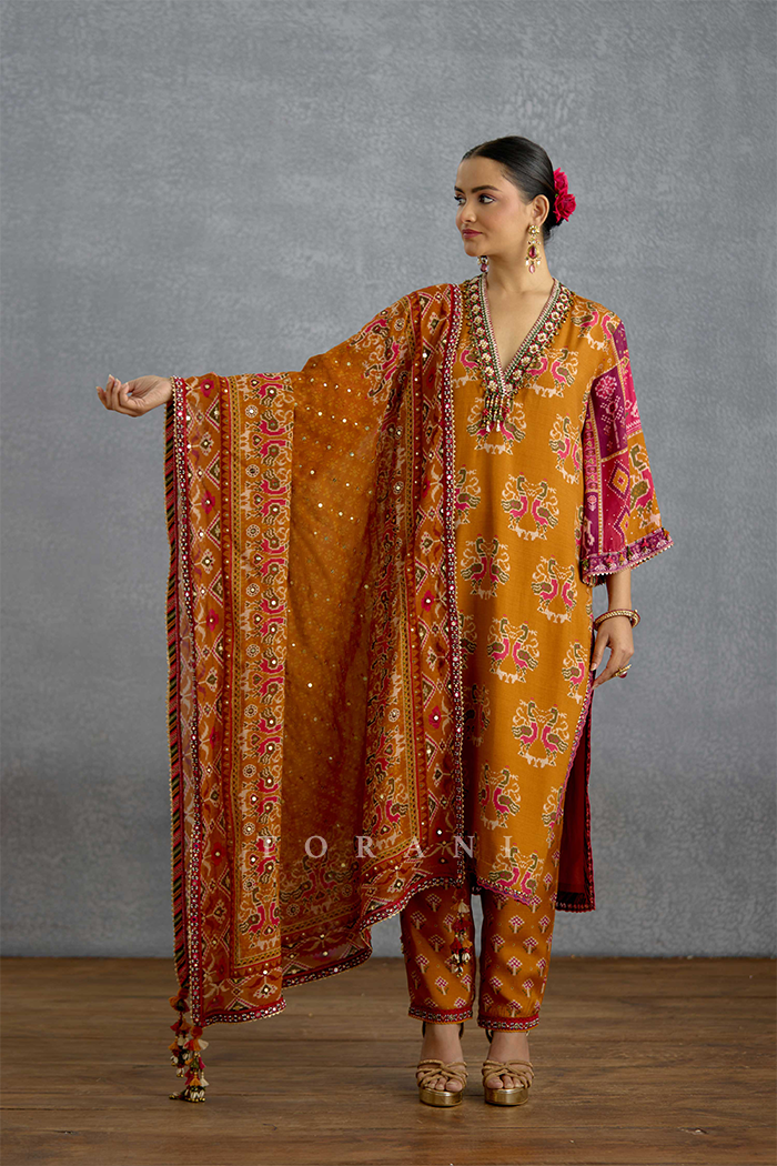 Sunehri Virasa Patola Kurta Set