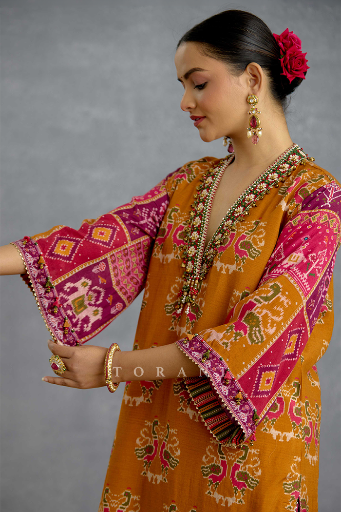 Sunehri Virasa Patola Kurta Set