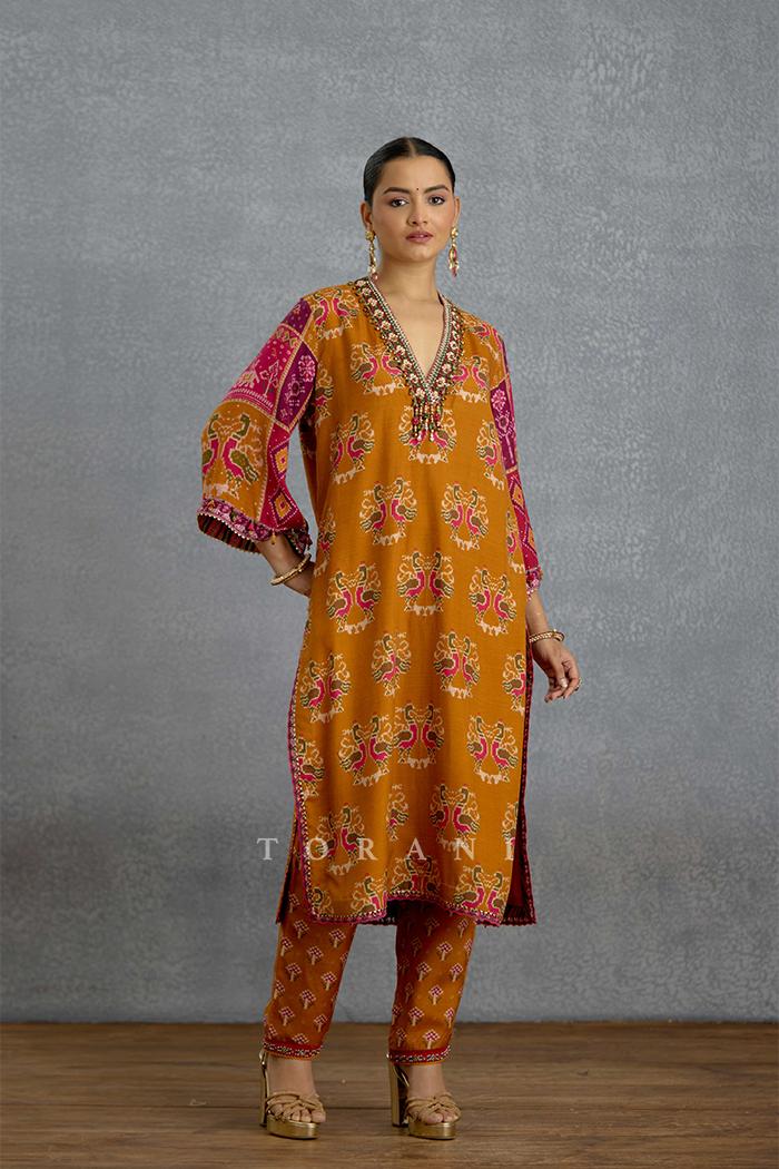 Sunehri Virasa Patola Kurta Set