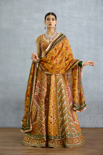 Kanak Dil Meher Iksha Lehenga Set