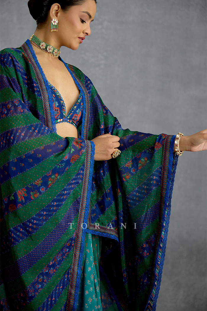 Mayurakshi Neelrang Cape Set
