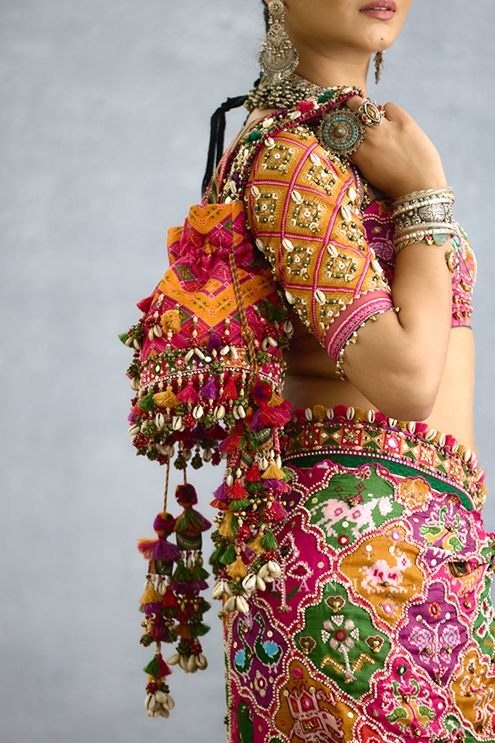 Rangili Ruchi Rangili Jinal Potli – Torani India