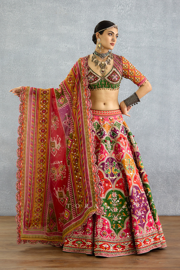 Rangili Dhruvi Odhni