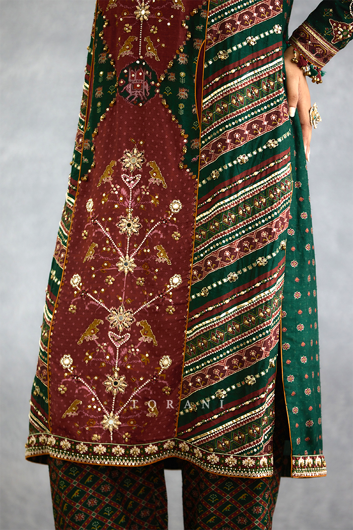 Trinaja Surkhi Pranshi Kurta Set