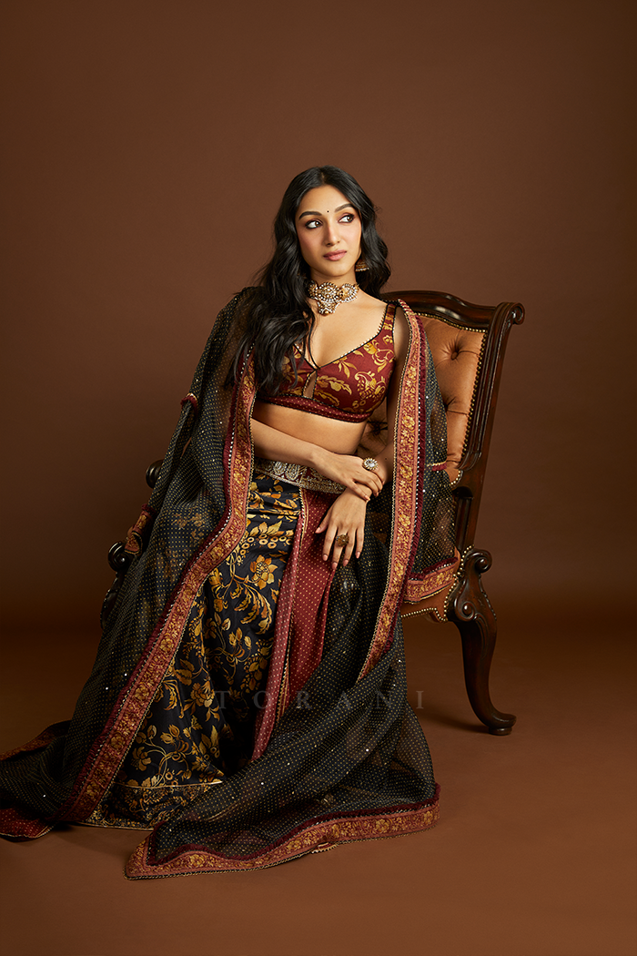 Tanisha Santoshi in our Gulghast Fatima Farhat Cape Set