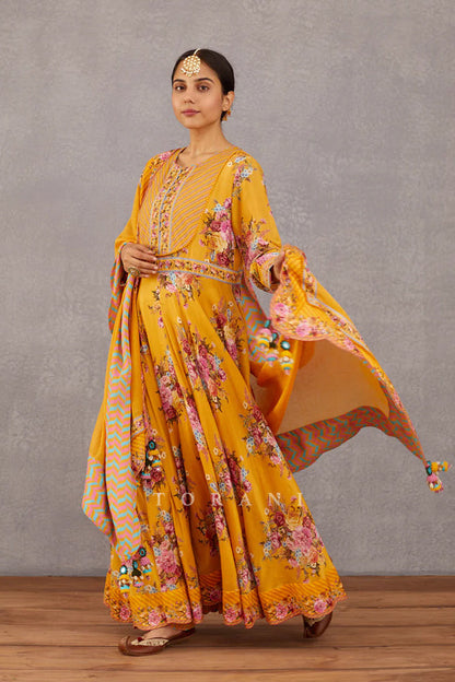 Sunhera Saeeda Odhni