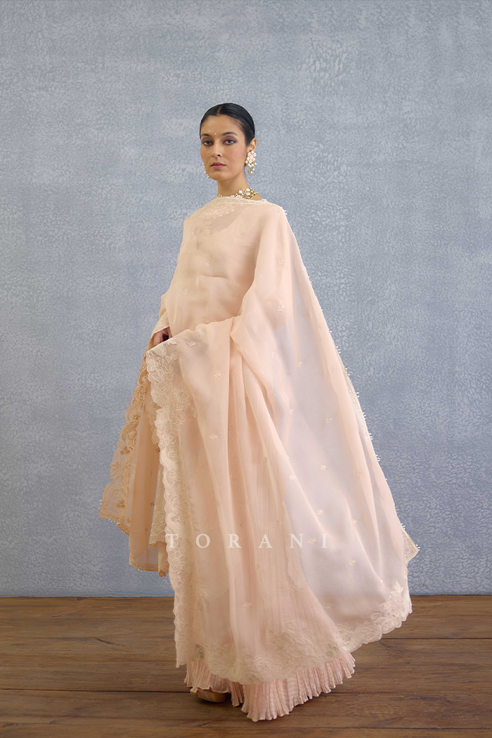 Gul-Mohar Aanya Odhni