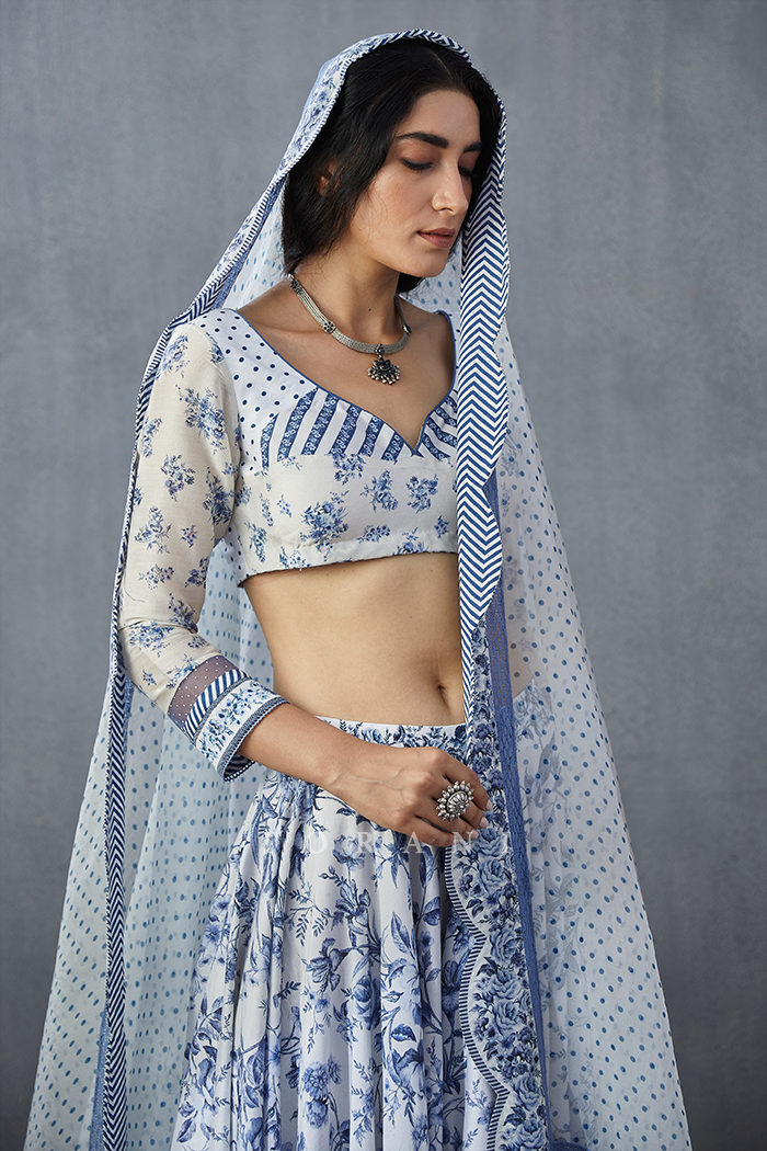 Neeli Gauraiya Aarohi Lehenga Set