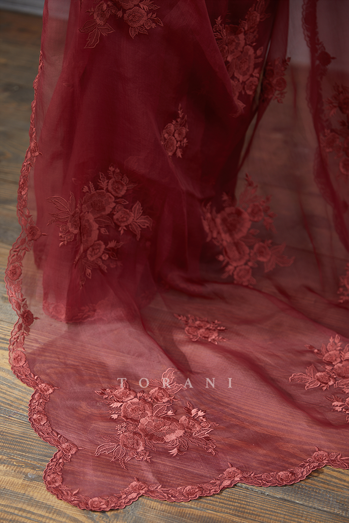 Bhuri Gulaab Boota Veeksha Saree