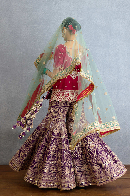 Neer-Kashish Manmayi Odhni