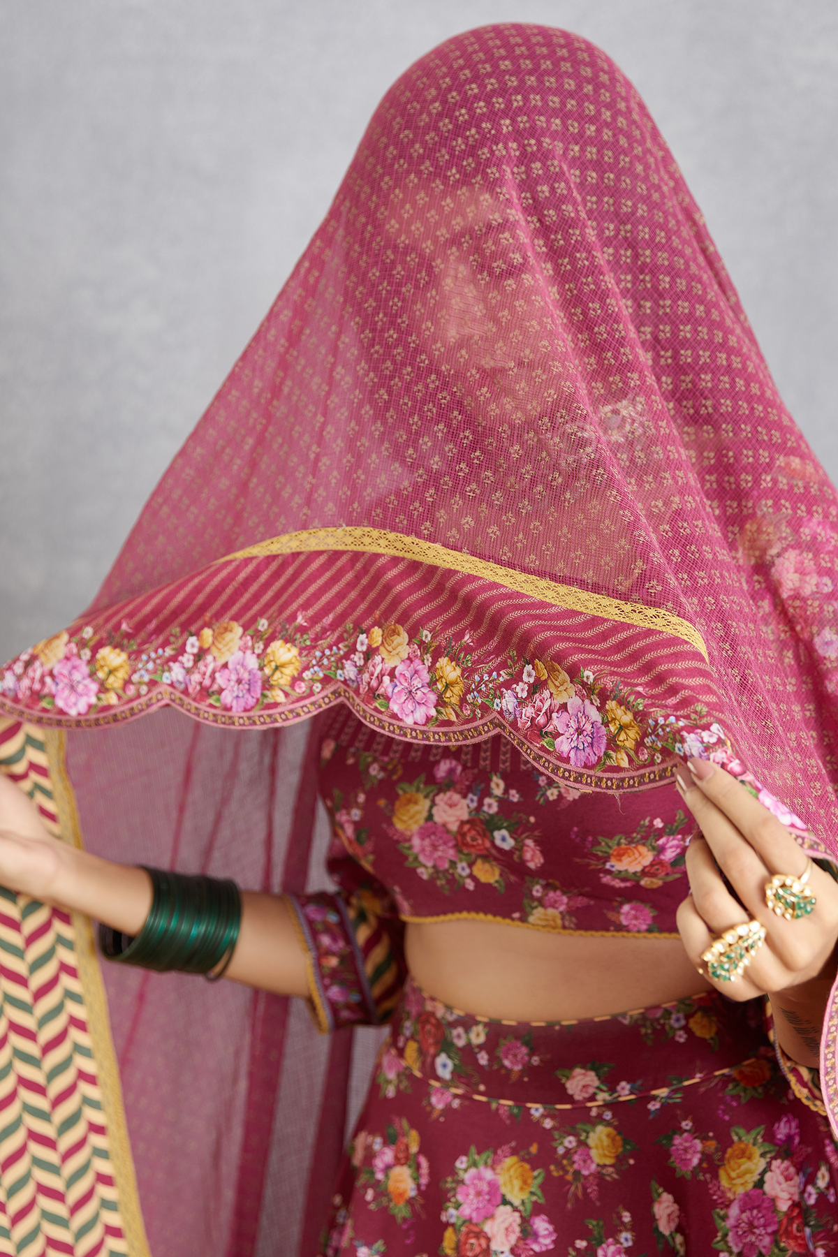 Manika Mumtaz Odhni