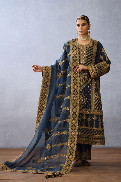 Bhadra Mannara Odhni