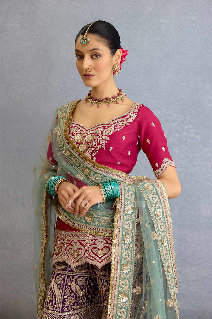 Neer-Kashish Manmayi Odhni