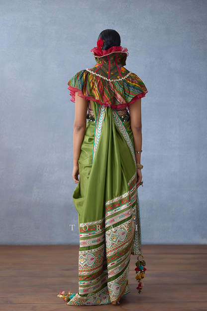 Dil Saaz Layla Neck Cape