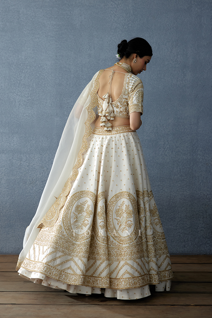 Gul-Bano Asharfi Lehenga Set