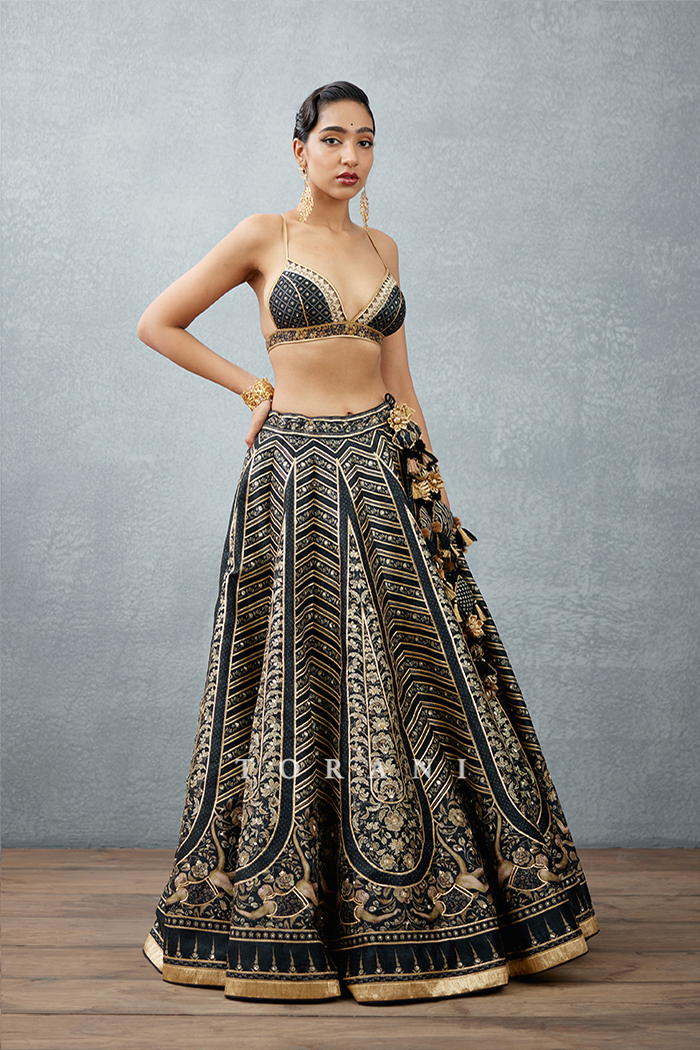 Gulghast Hayat Lehenga Set