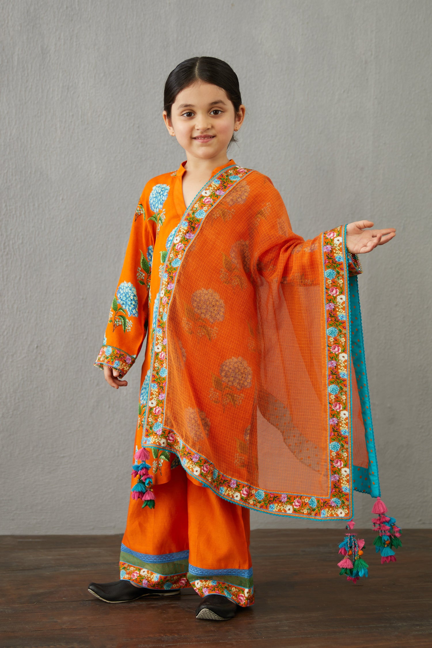 SALE - Santree Saroop Kurta &amp; Pants