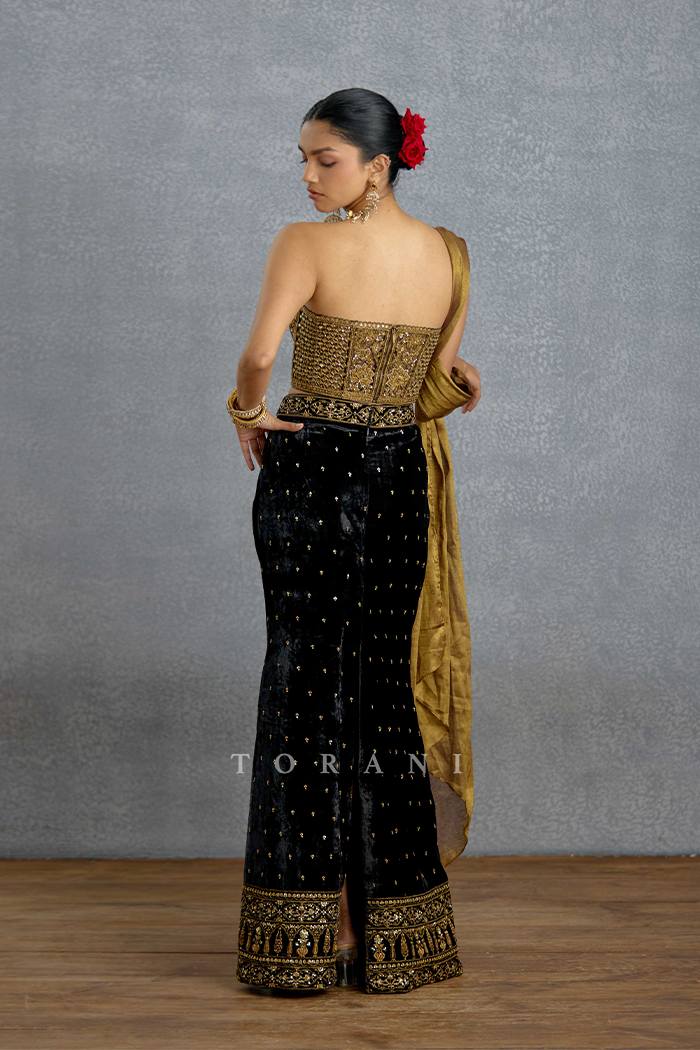 Siyahi Shehnaz Lehenga Set