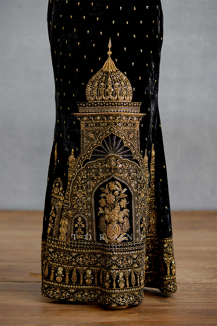 Siyahi Shehnaz Lehenga Set
