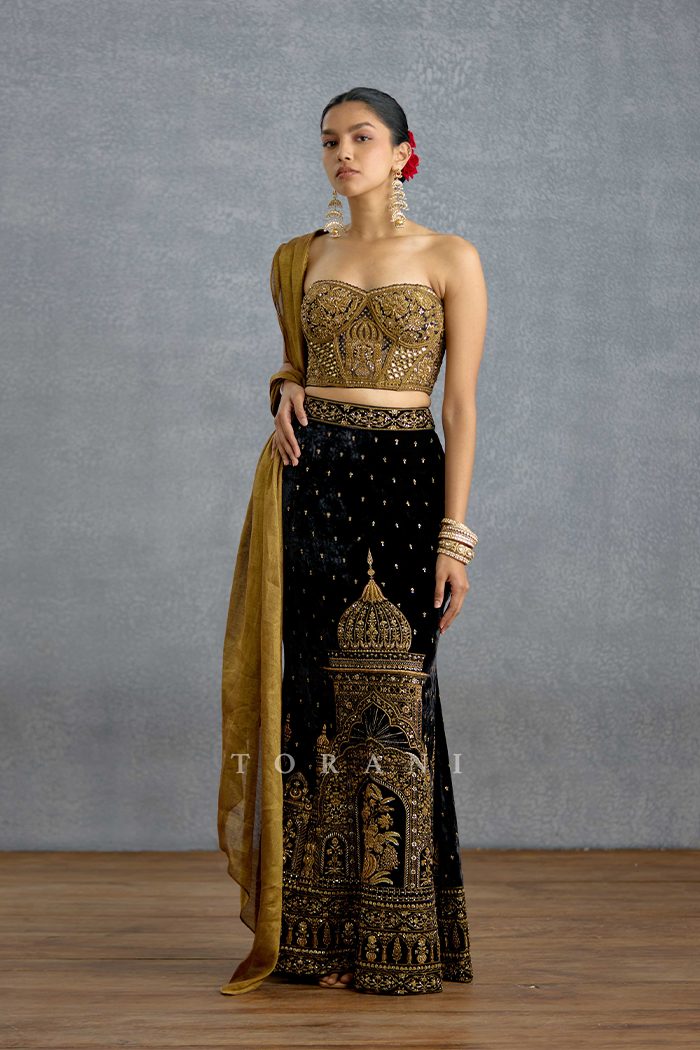 Siyahi Shehnaz Lehenga Set