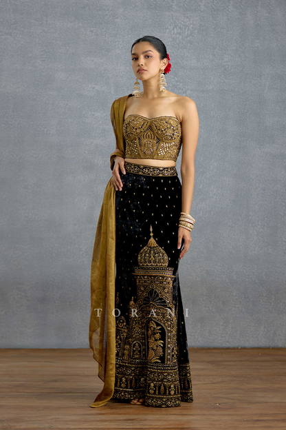 Siyahi Shehnaz Lehenga Set
