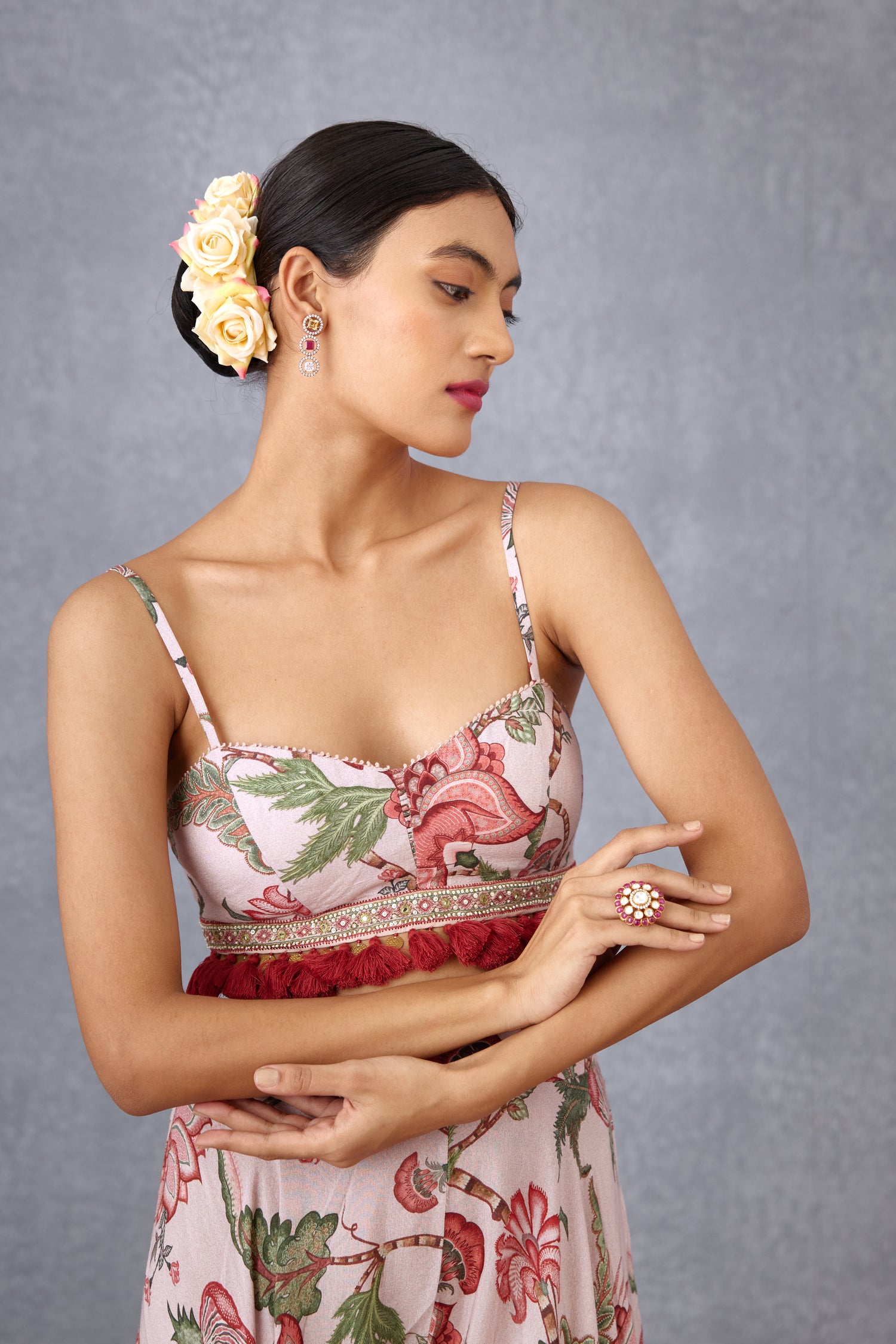 Gulbahari Paavni Cape Set