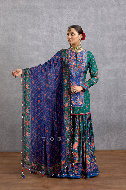 Mayurika Dakshaa Odhni