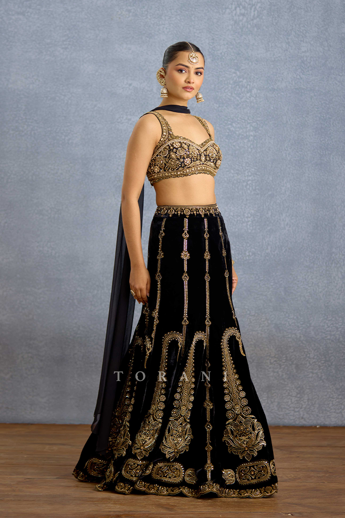 Siyahi Vanya Lehenga Set