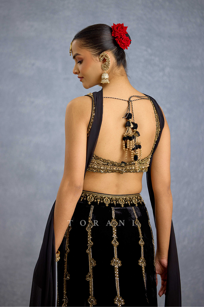 Siyahi Vanya Lehenga Set