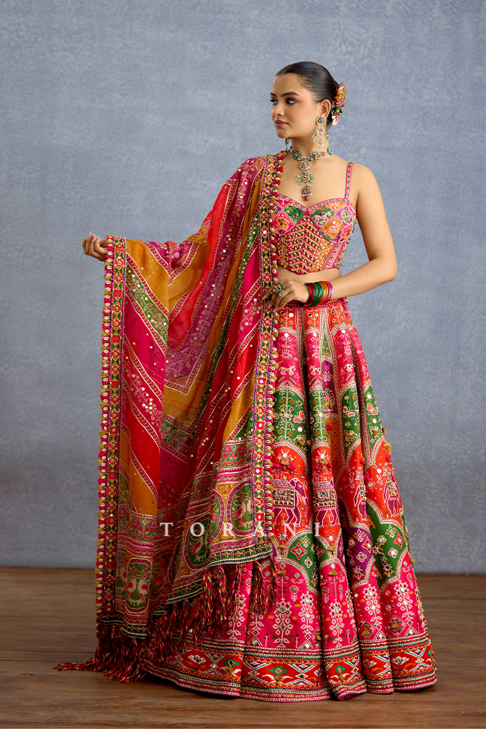 Rangili Dhruvi Drashti Odhni