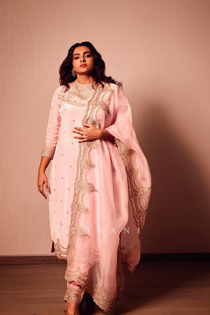 Parvathy Thiruvothu in our Gul-Mohar Urvi Kurta Set