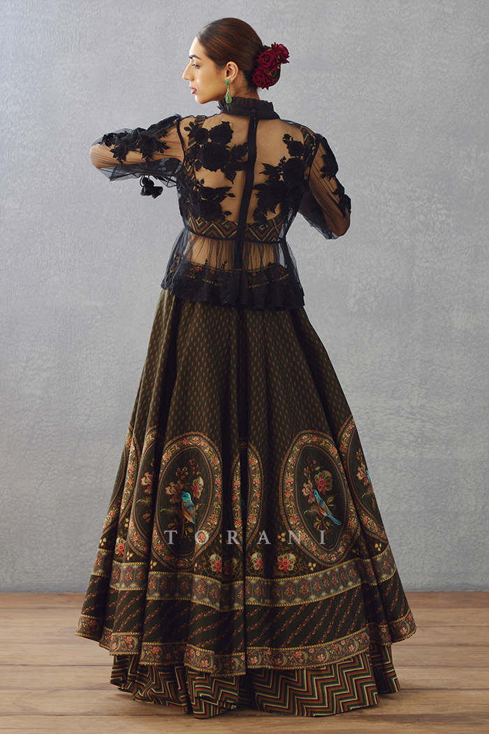 Gulghast Poulami Lehenga Set