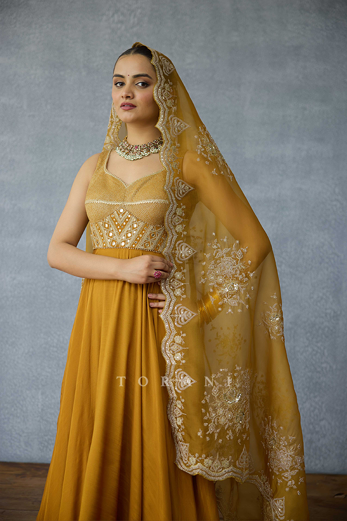 Mehre Chandrani Anarkali Set