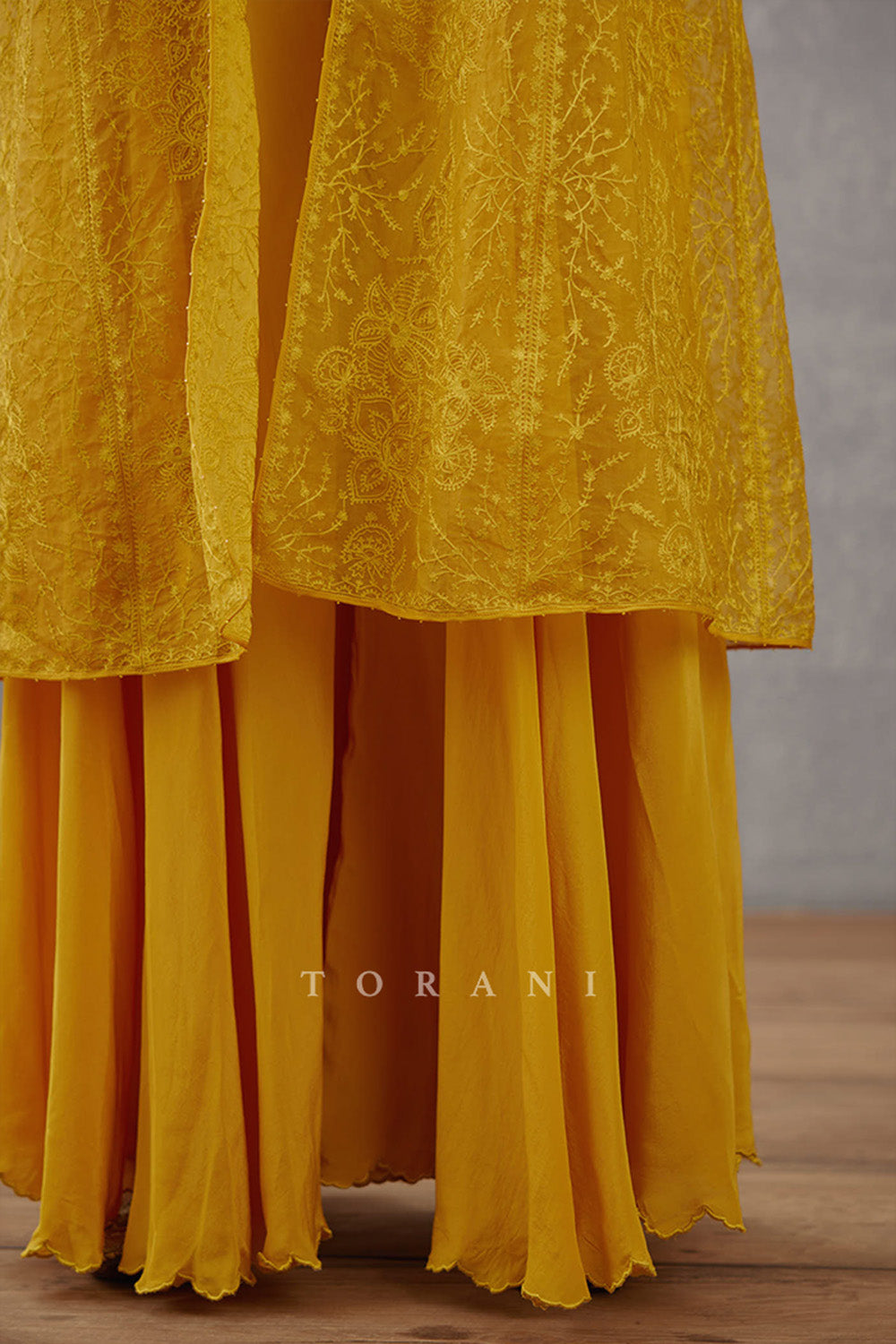 Sunehra Paavni Cape Set