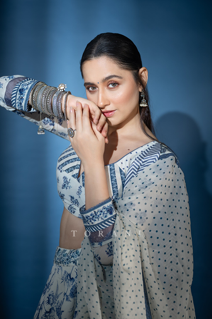 Sanjeeda Shaikh In Our Neeli Gauraiya Aarohi Lehenga Set