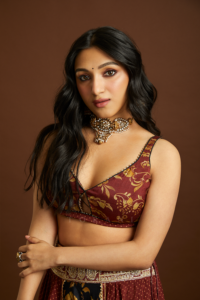 Tanisha Santoshi in our Gulghast Fatima Farhat Cape Set