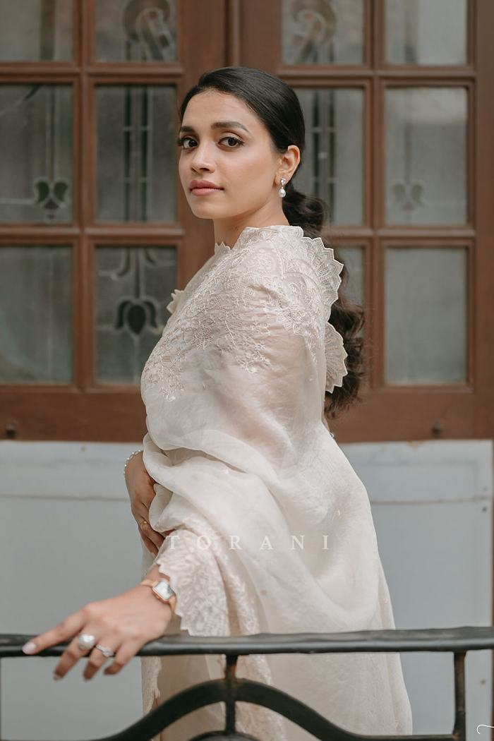 Kreenal Gala in our Swetah Farrin Saree Set