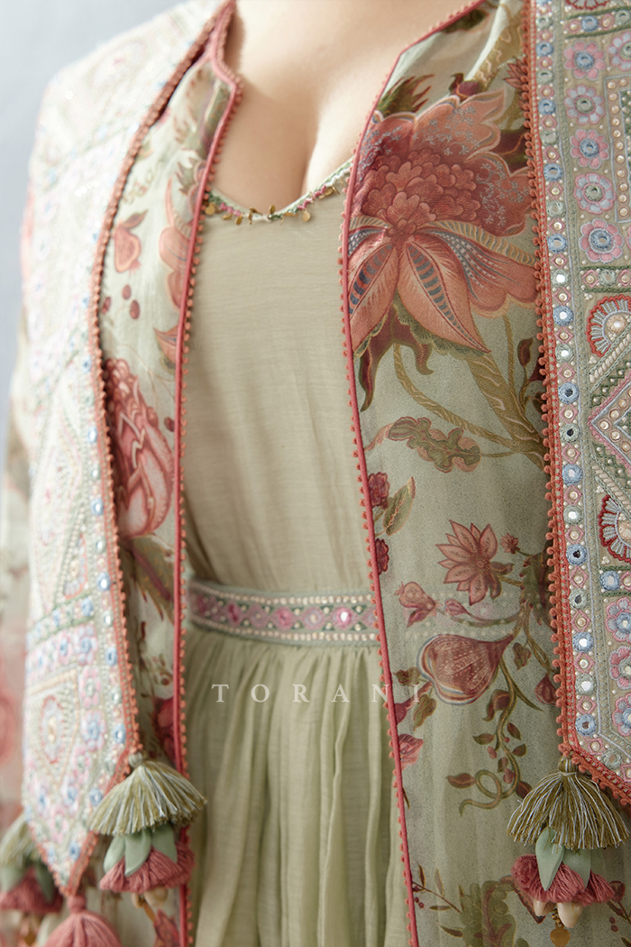 Jaituni Koshi Balochi Cape Set