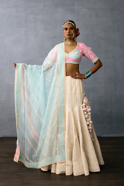 Neer-Kashish Birajini Odhni