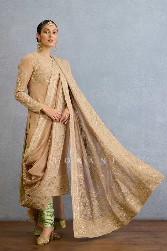 Talai Jahaanaara Khada Dupatta