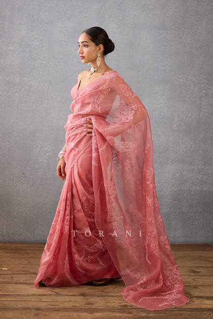 Gulabi Pankhuri Saree