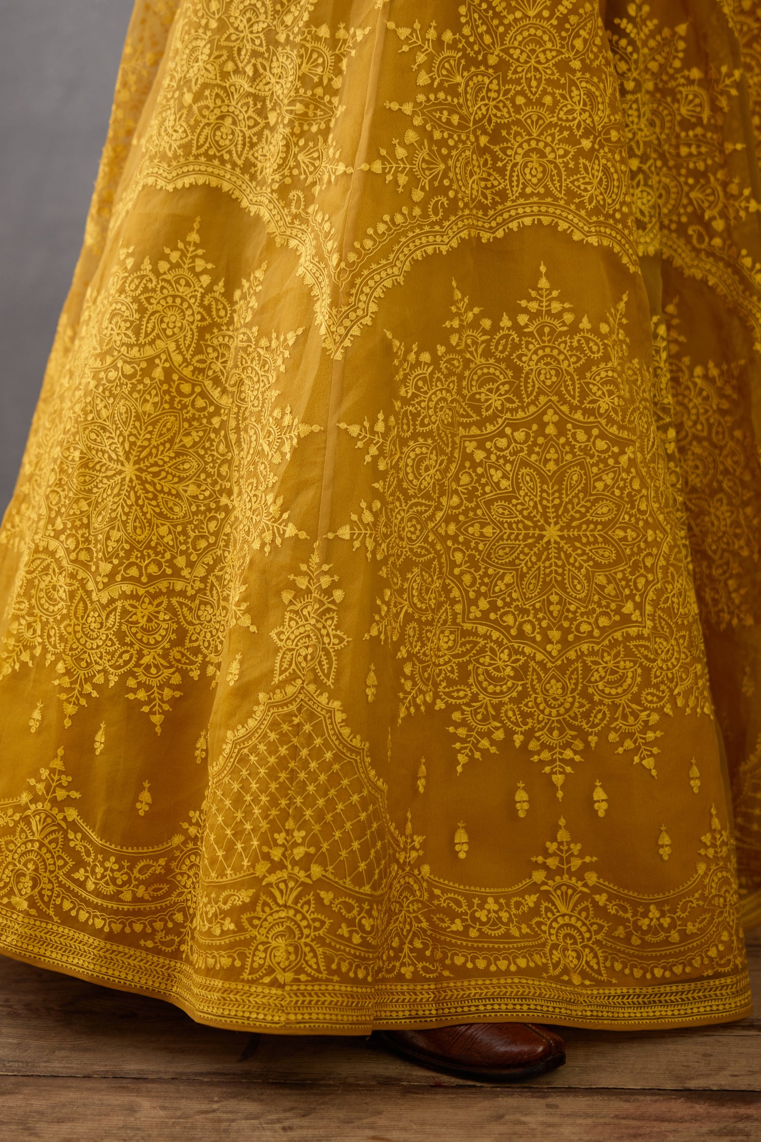 Sunehra Meher Passa Lehenga Set