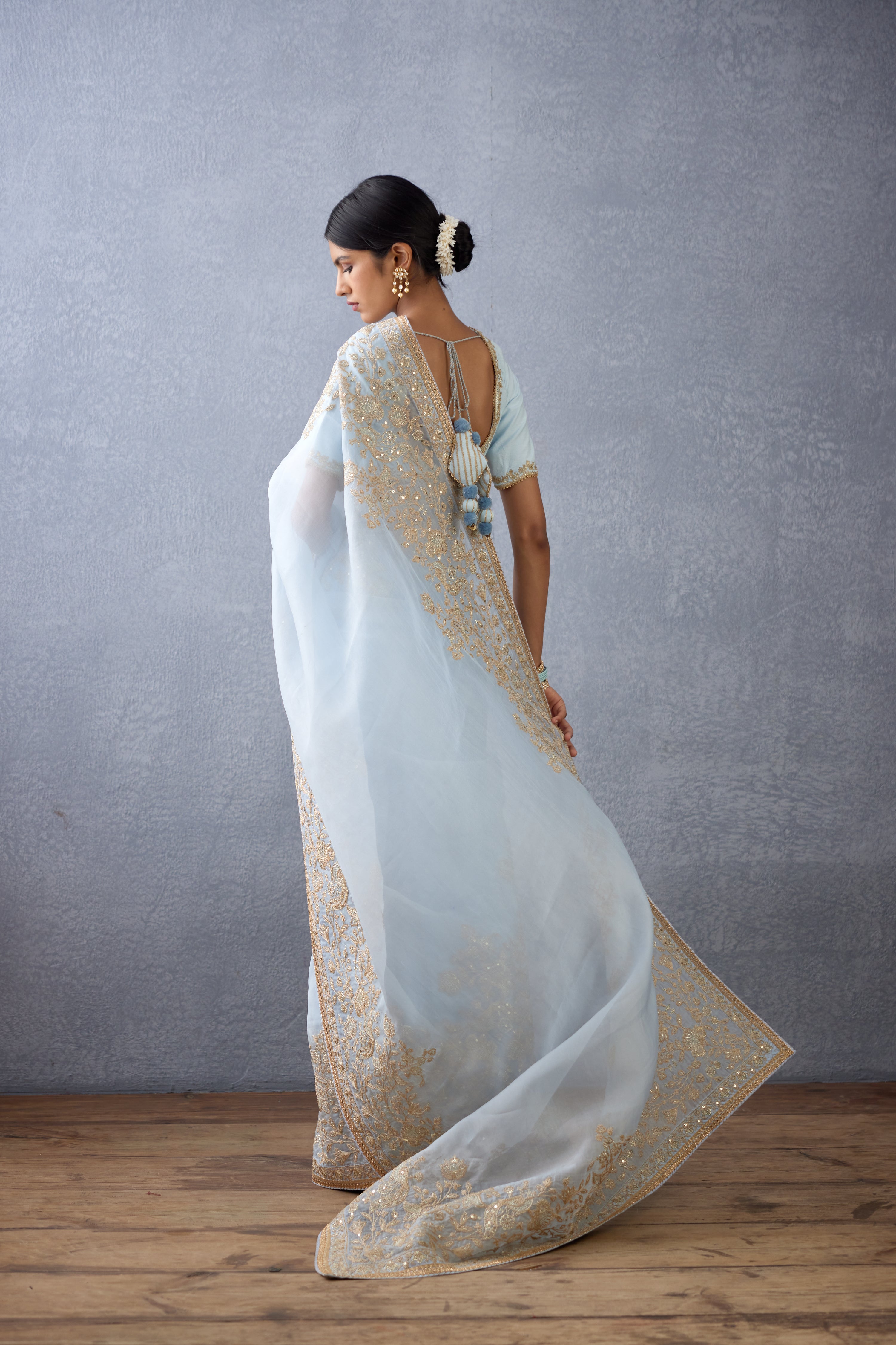 Gul-Nilofer Yashoda Saree