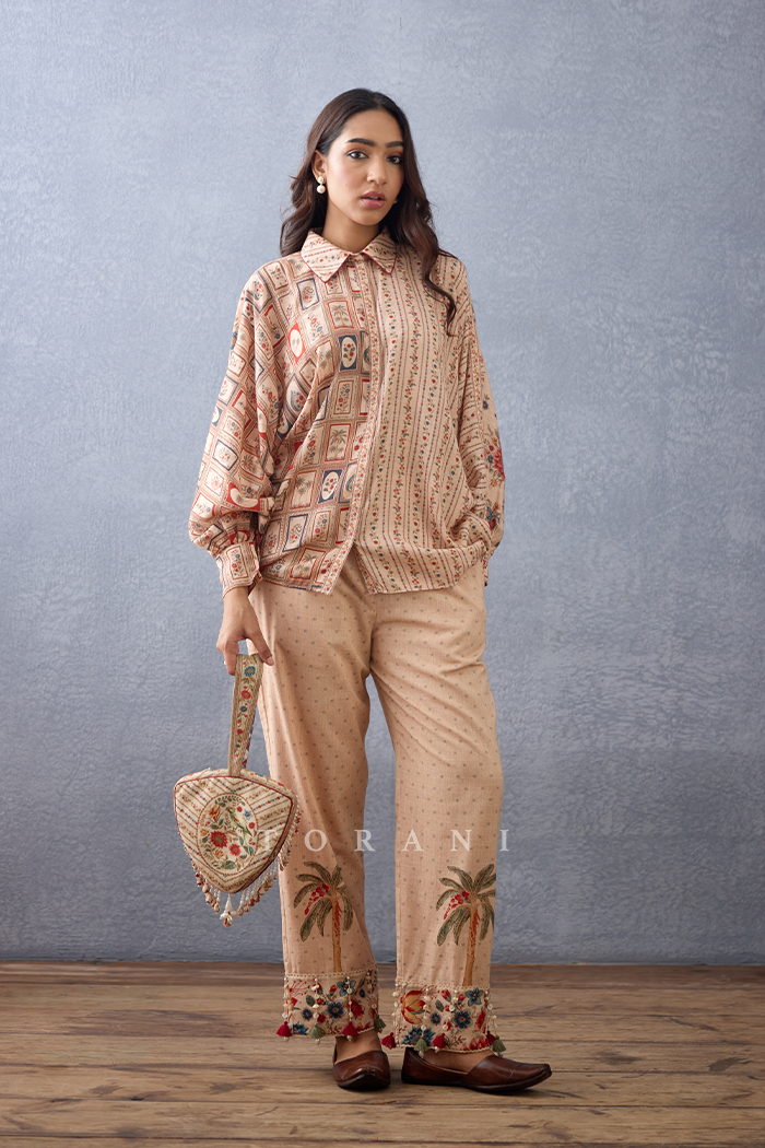 Badami Trikoniya Bag